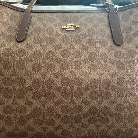 City Tote Bag In Signature Canvas - Picture 1 of 3